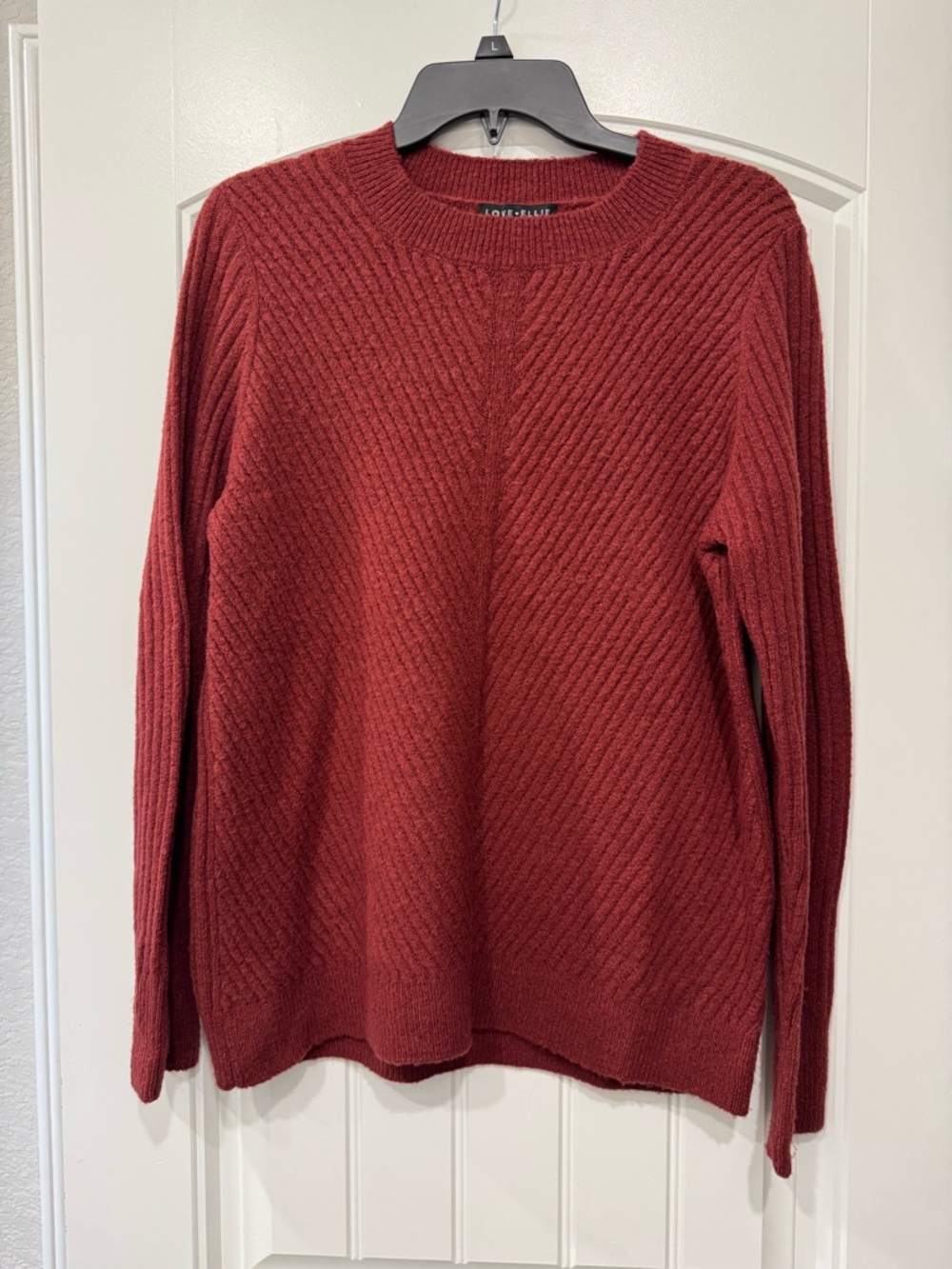 Love Ellie Women’s Crewneck Red Orange Sweater size Medium